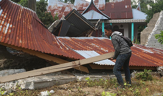 Endonezya'da 6 büyüklüğünde deprem!