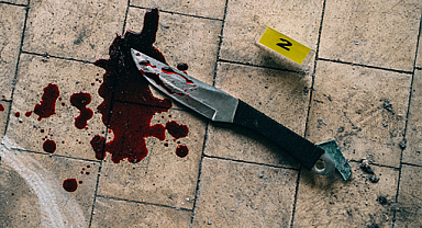 Irak uyruklu şahsı arkadaşları bıçakladı