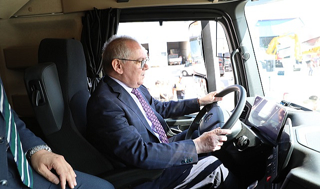 Samsun Büyükşehir Belediyesi 4 yılda 509 hizmet aracı aldı