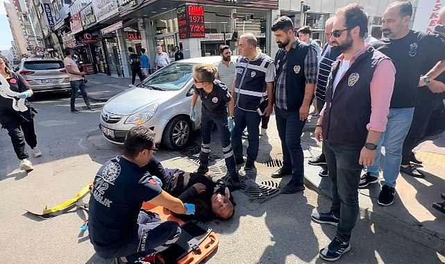 Samsun'da alkollü şahıs seyir halindeki otomobilin önüne yığıldı!