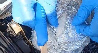 Samsun'da elektrikli süpürgesinin içinden bakın ne çıktı!