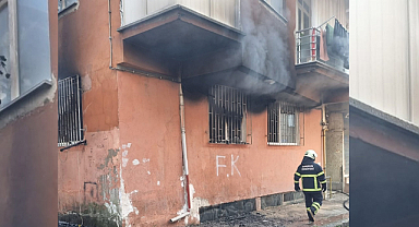 Samsun'da ev yangını! İtfaiye iki çocuğu demir parmaklıkları keserek kurtardı