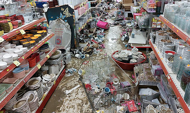 Samsun'da sel suları AVM'ye 5 milyon TL'lik zarar verdi