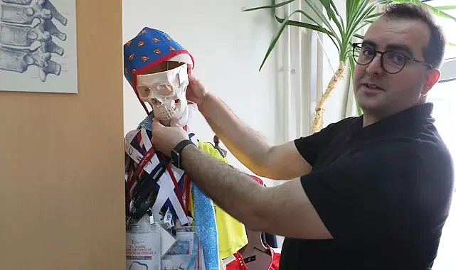 Samsun'da uzmanından uyarı! Ekranlara yanlış bakış omurgada ağrılara sebep oluyor