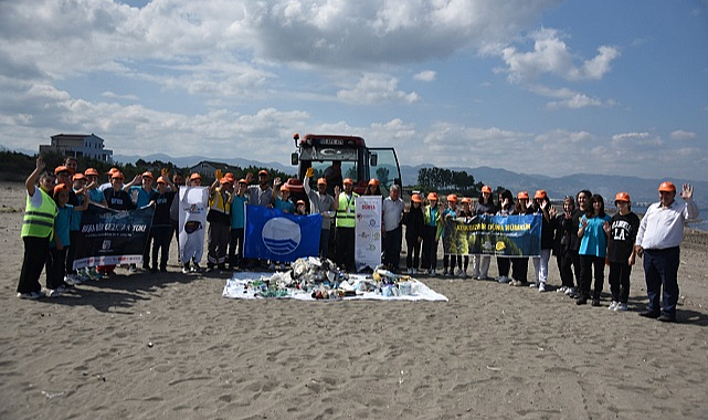 Samsun sahilleri çöpten temizlendi