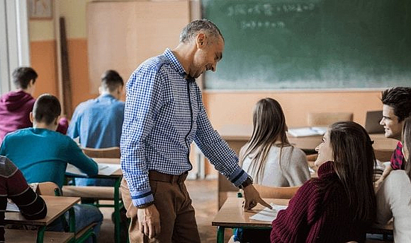 SAMÜ’lü öğretim üyeleri liselerde ilk dersi verecek