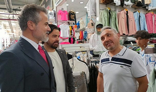 Suat Kılıç, selde zarar gören Samsun Yabancılar Çarşısını ziyaret etti