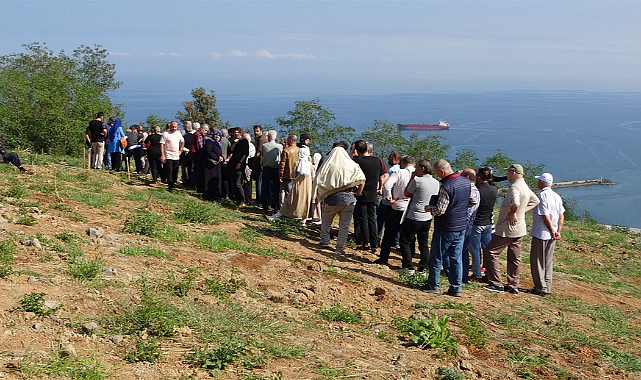 Trabzon'da deniz manzaralı mezar için tartıştılar