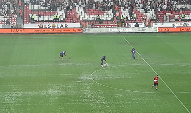 Samsunspor İstanbulspor maçı tatil edildi