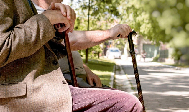 Yaşlılara müjde! Bakım sigortası geliyor