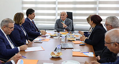 Yılmaz Kırşehir'de konuştu: 'Muhalefet ideolojik biz insan odaklıyız'