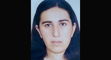 Amasya'da elmayı traktörün römorkuna koyarken ezilen kadın öldü