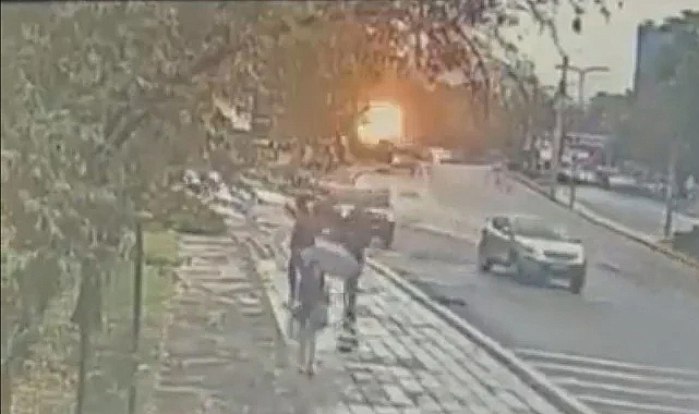 Ankara Kızılay'da teröristin kendini patlatlatma anı!