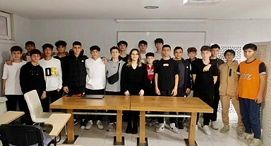 Atakumlu futbolculara beslenme eğitimi verildi