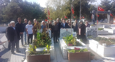 Bafra'da şehide mezarı başında anma