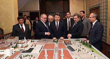 Bakan Tunç: "Samsun'da olmaktan büyük mutluluk duyuyoruz''