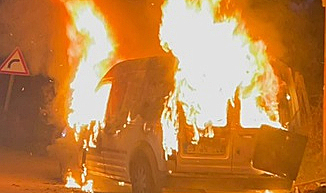 Çarşamba'da seyir halindeki araç yandı!