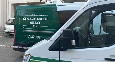 Öz babasını boğarak öldürüp ranzanın altına sakladı