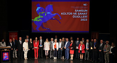 Samsun’da 100. yıl sanat ödülleri sahiplerini buldu