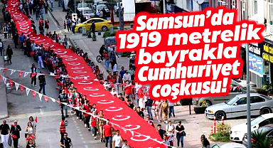 Samsun'da 1919 metrelik Türk bayrağıyla cumhuriyet yürüyüşü