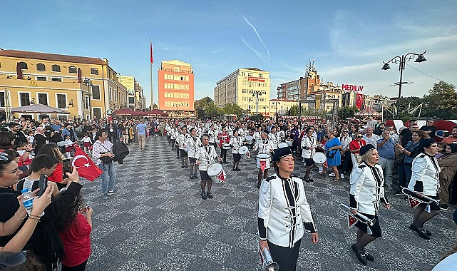Samsun'da Bulvar AVM’ye 100. yılda tam not