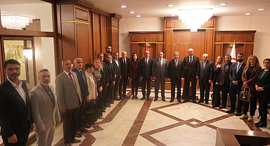 Samsun'da MHP İl Yönetimi'nden Vali Tavlı'ya ziyaret