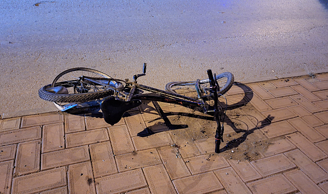 Samsun'da otomobil bisikletli çocuğa çarpıp kaçtı!