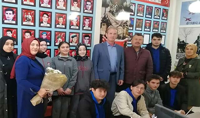 Samsun'daki öğrenciler şehit ailelerini unutmadı