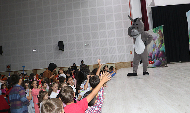 Samsun Havza'da "Sevimli Dostlar Ormanda" oyunu çocuklarla buluştu