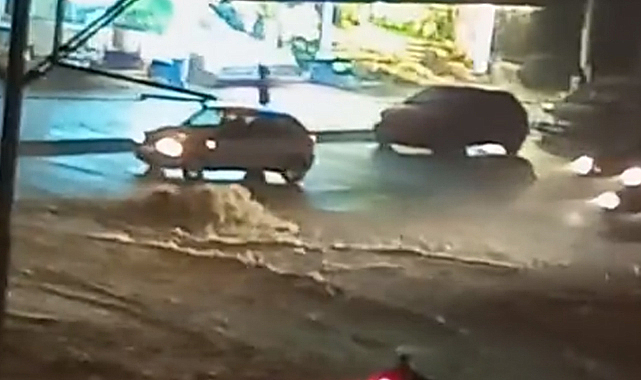 Samsun'u sağanak yağmur vurdu!