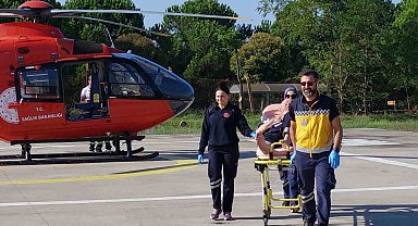 Samsun'da kalp krizi geçiren yaşlı adamın imdadına ambulans helikopter yetişti