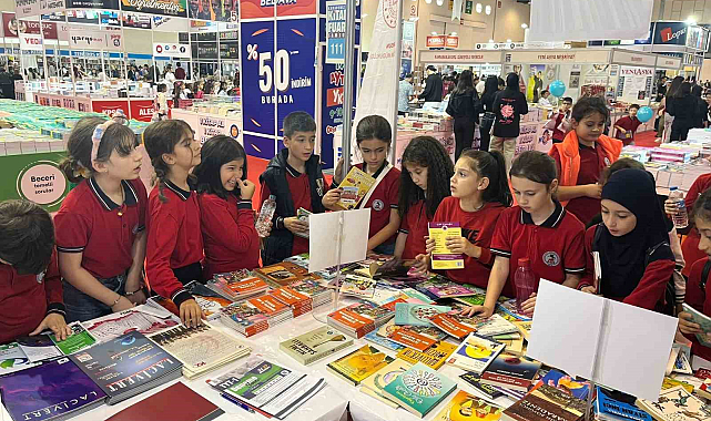Samsun'daki öğrencilerden kitap fuarına büyük ilgi