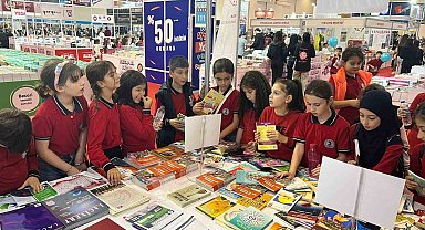 Samsun'daki öğrencilerden kitap fuarına büyük ilgi