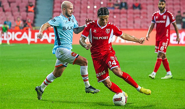 Samsunspor'da Tırpan sağ bekte oynadı
