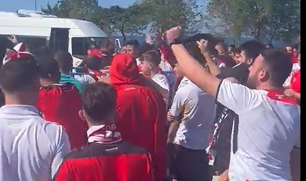 Samsunsporlu taraftarlar maç öncesi bekletildi