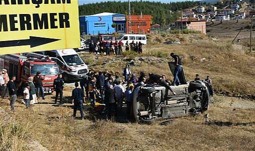 Sinop'ta otomobil tarlaya devrildi 4 kişi yaralandı