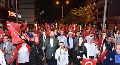 Tekkeköy’de 100. yıla özel fener alayı yürüyüşü