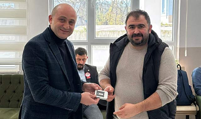 AK Parti Ayvacık Belediye Başkan aday adayı Durmuş öğretmenleri ziyaret etti