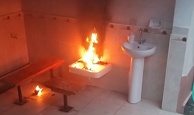 Alaçam'da cami şadırvanına yıldırım düştü