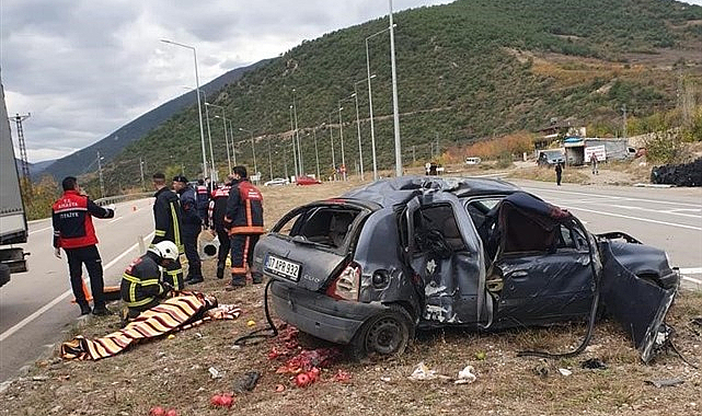 Amasya’da otomobil direğe çarptı: 3 yaralı
