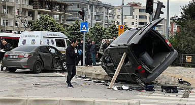 Atakum'da feci kaza! Sivil polis aracıyla hafif ticari araç çarpıştı: 2'si ağır, 4 yaralı