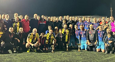 Bafra’da şampiyon Cezaevi takımı oldu