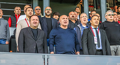 Başkan Yıldırım maçı tribünden izledi