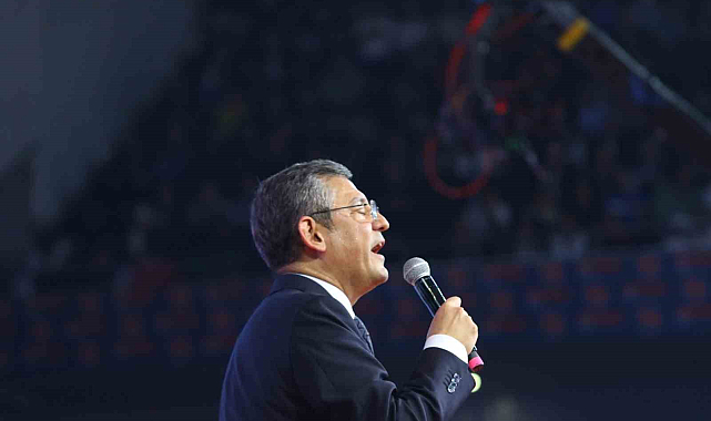 CHP Genel Başkan Adayı Özel'den Kılıçdaroğlu'na hançer göndermesi