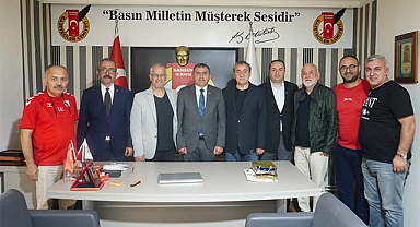 MHP'li Burhan Mucur Cemiyet'te