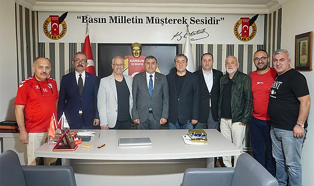 MHP'li Burhan Mucur Cemiyet'te