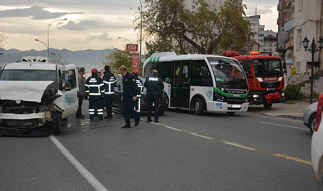 Ordu'da meydana gelen kazada sahil yolu trafiği kilitlendi