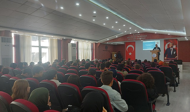 Samsun'da 200 öğrenciye 'teknoloji bağımlılığı'na karşı psikoeğitim