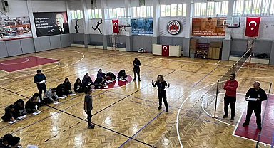 Samsun'da badminton hakemlik kursu düzenlendi