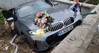 Samsun'da gelin arabasının yaptığı kazada iki kişi yaralandı